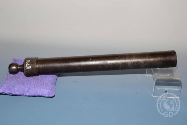 抗日战争时期缴获的日本“三一式”迫击炮炮管。图源：叶挺纪念馆